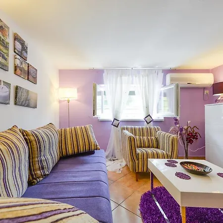 Apartment Mirana With Garden And Free Parking Zadar Room photo