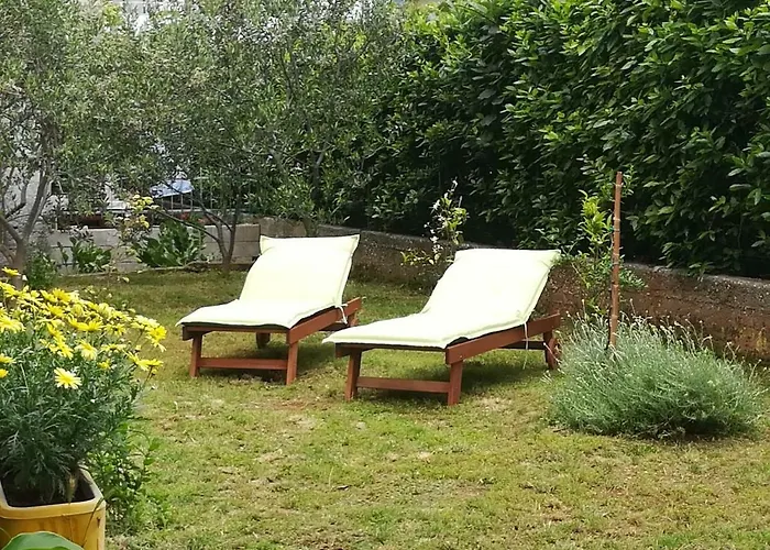 Apartment Mirana With Garden And Free Parking