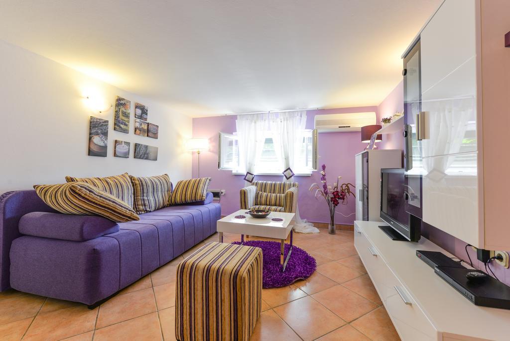 Apartment Mirana With Garden And Free Parking Zadar