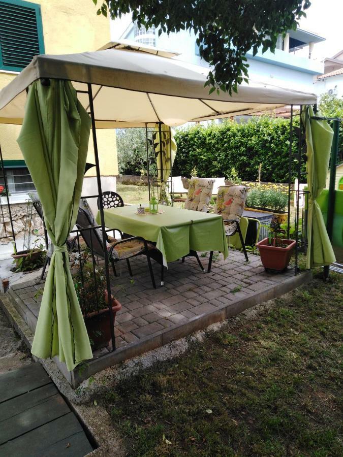 Apartment Mirana With Garden And Free Parking